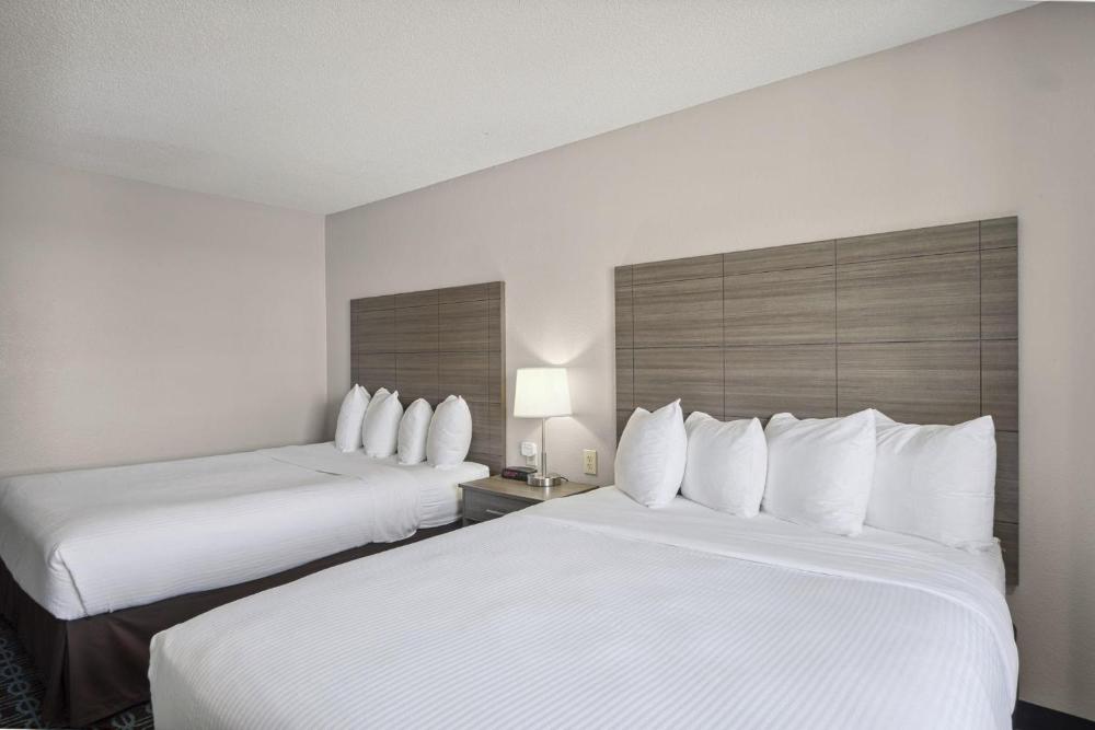 Queen Room with Two Queen Beds - Accessible/Non-Smoking interior